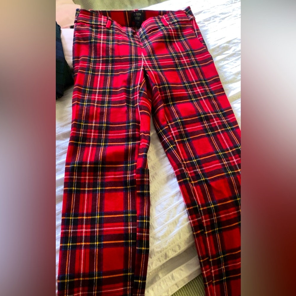 Cropped Stewart plaid pants. Festive for the holidays!